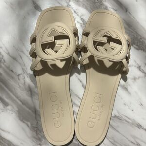 GG Elegant Designer lNȘPlRED Sandals
Size 9